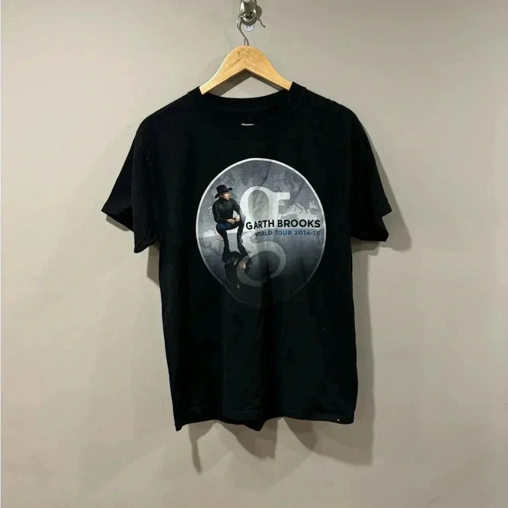 Garth Brooks 2014  World Tour Concert T-Shirt